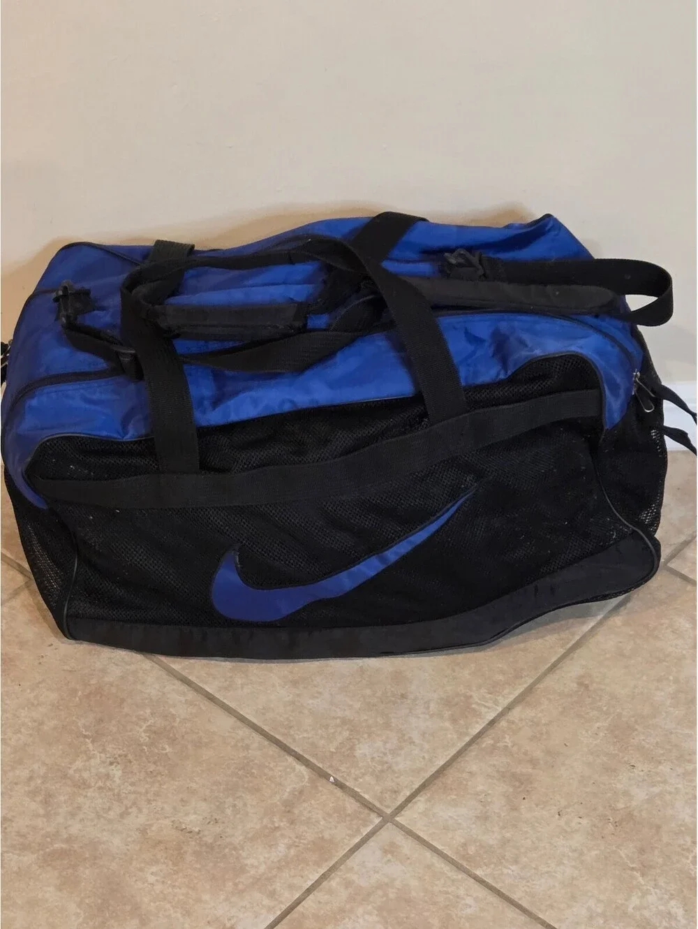 Nike Blue and Black Sports Duffel Bag 24 x 12 Mulitple Pockets